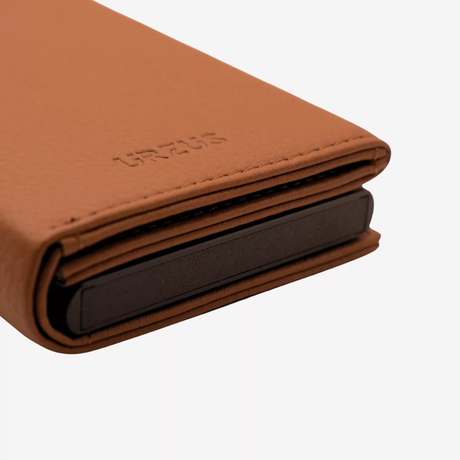 Billetera Anticlonación en cuero Brown US302, vista inferior — accesorio compacto y elegante de Urzus