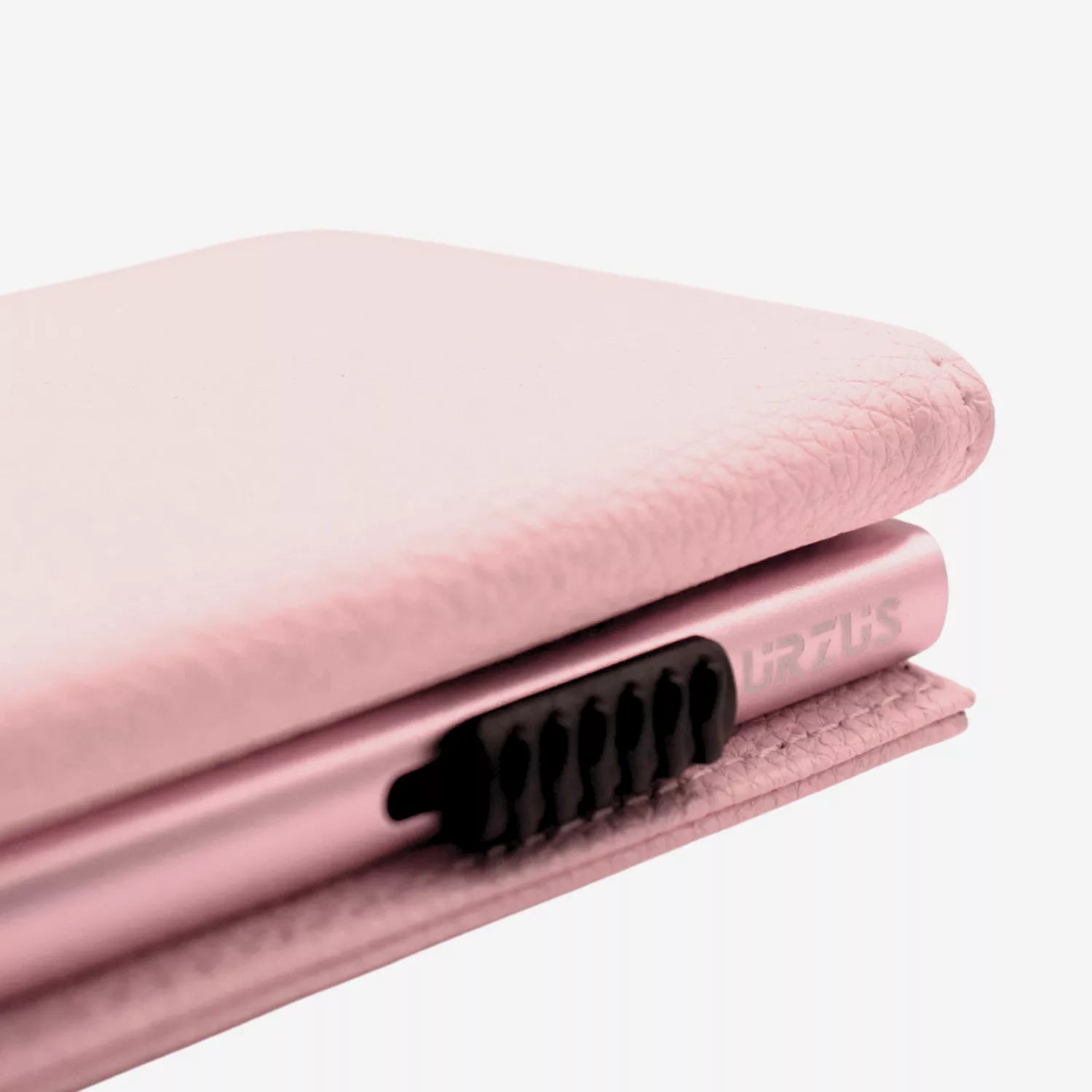 Billetera Anticlonación en cuero Pink US302, vista lateral — accesorio compacto y elegante de Urzus