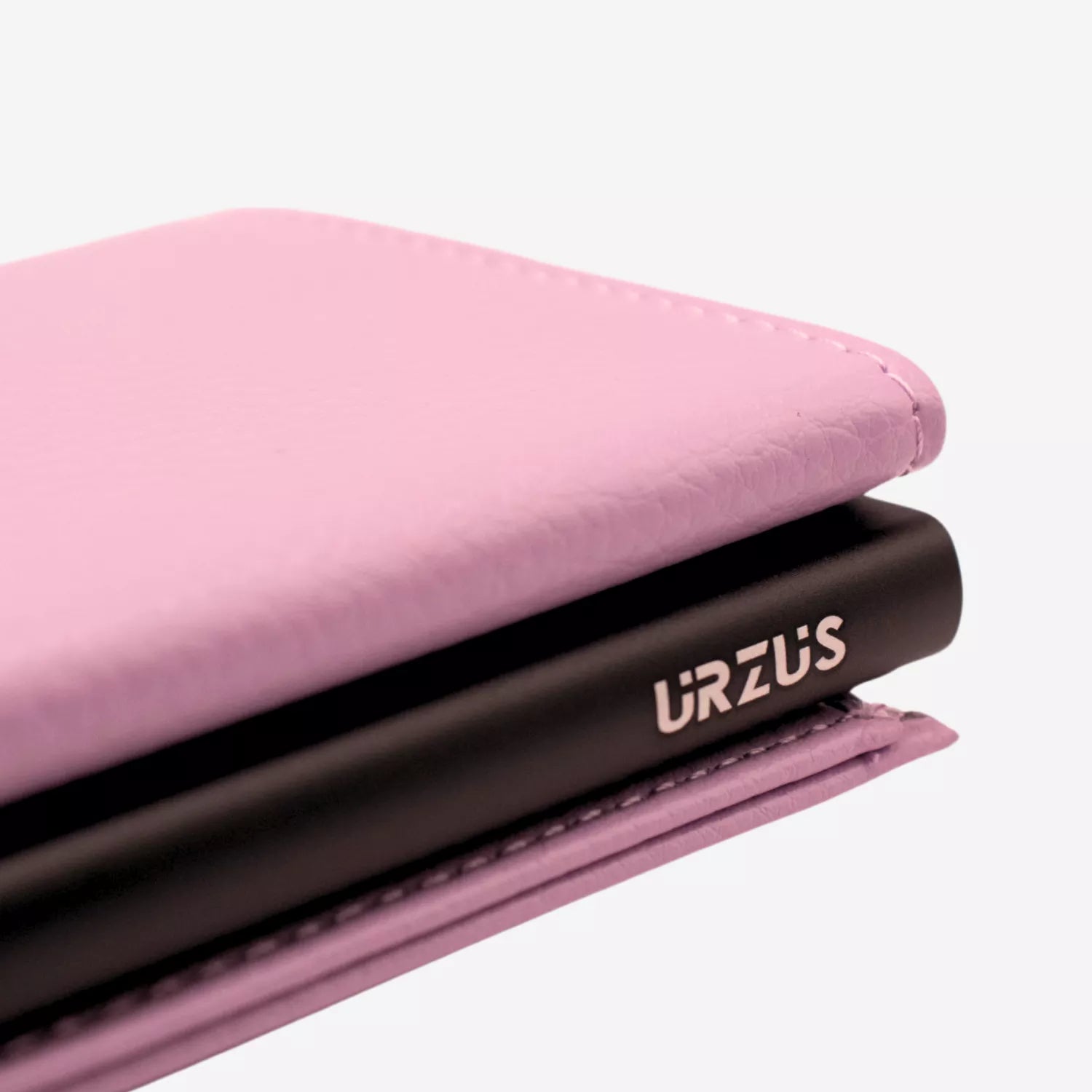 Billetera Anticlonación en cuero Purple US203, vista lateral — accesorio compacto y elegante de Urzus