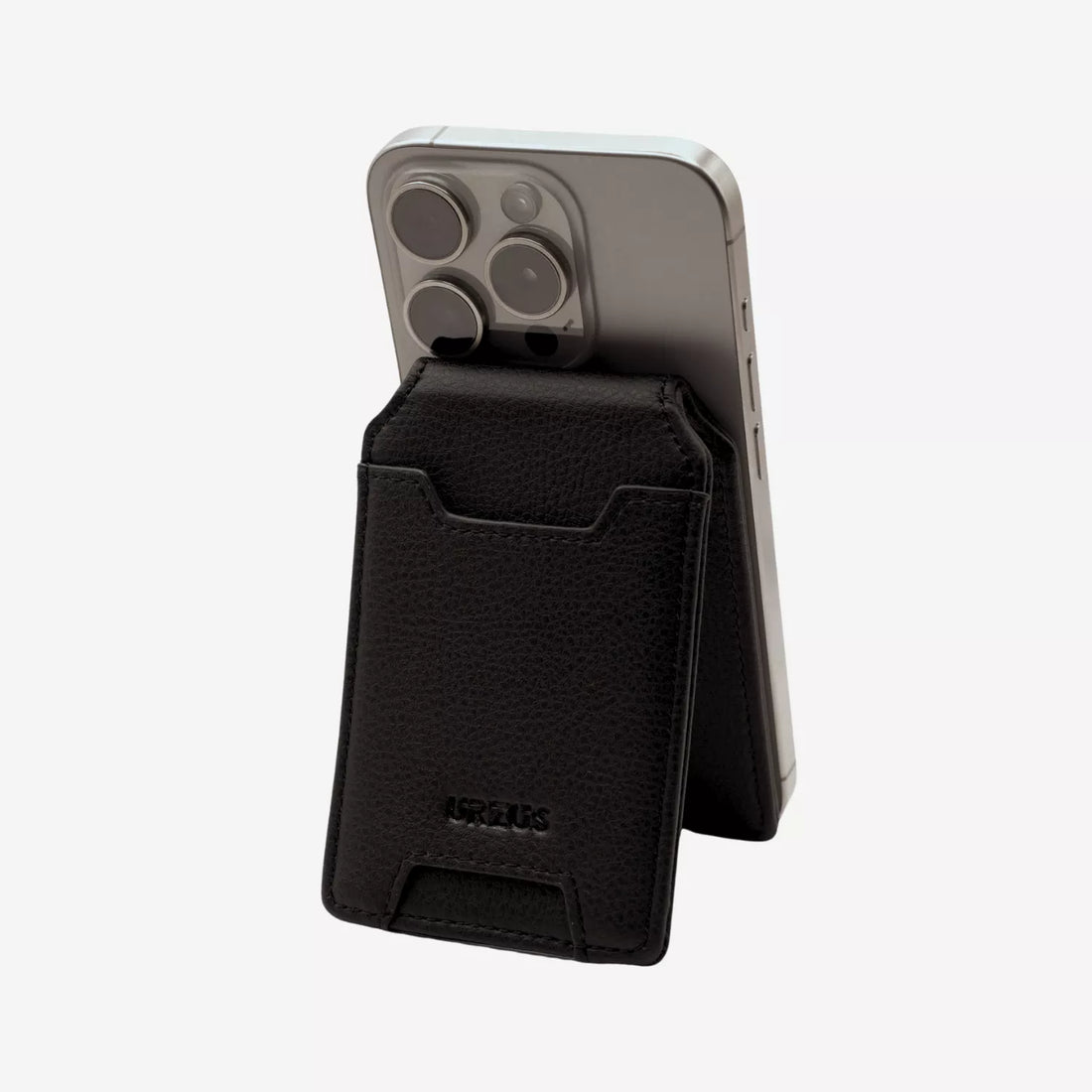 Tarjetero Magnético Anticlonación en cuero Black US100 con MagSafe, vista con celular — ideal para organizar tarjetas, de Urzus