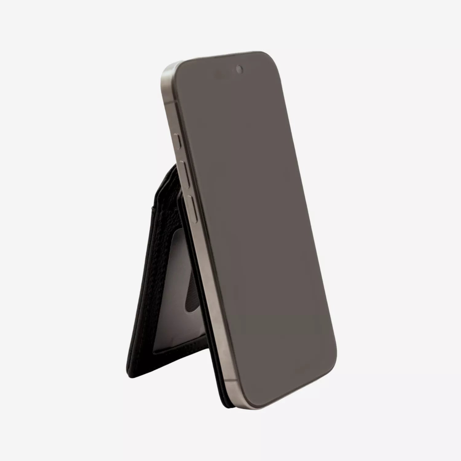 Tarjetero Magnético Anticlonación en cuero Black US100 con MagSafe, vista con celular diagonal — ideal para organizar tarjetas, de Urzus