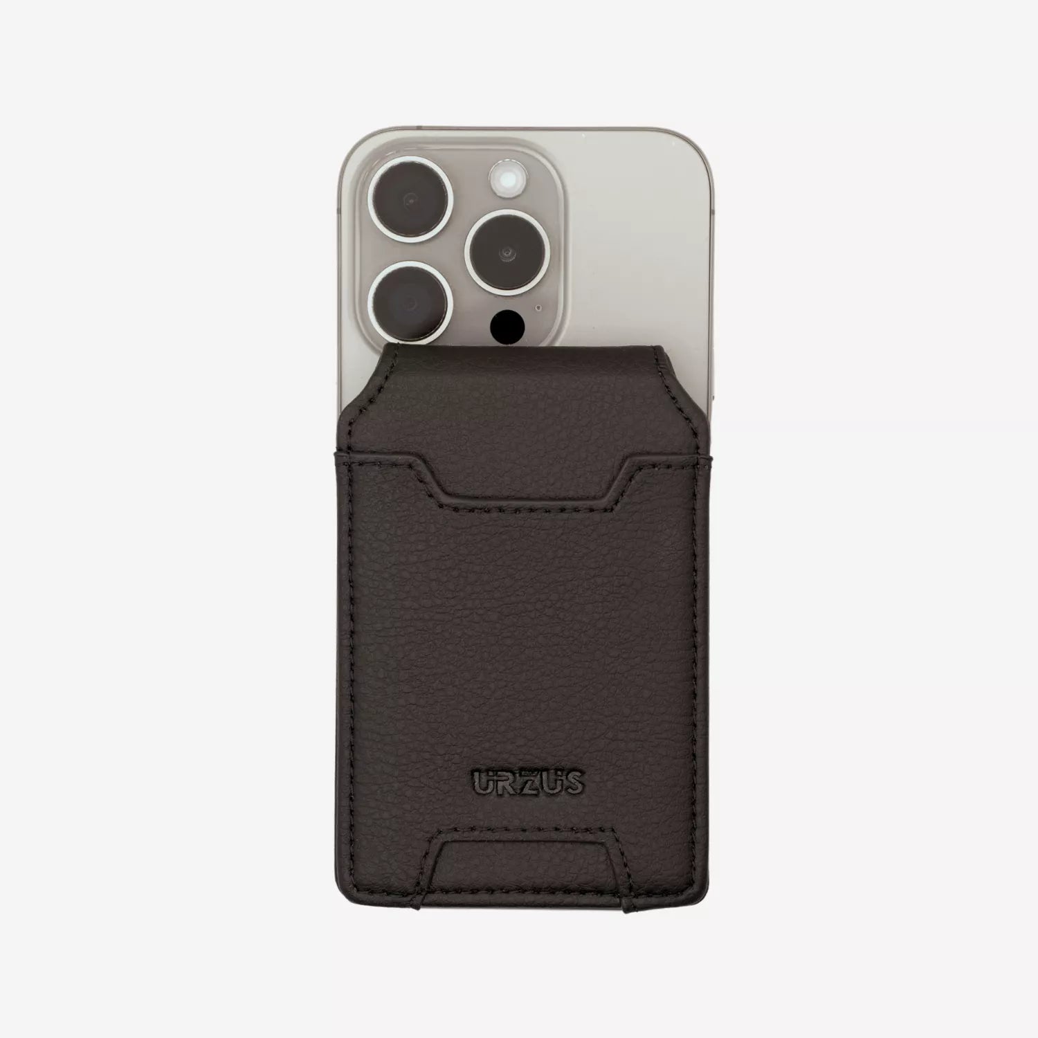 Tarjetero Magnético Anticlonación en cuero Black US100 con MagSafe, vista frontal con celular — ideal para organizar tarjetas, de Urzus